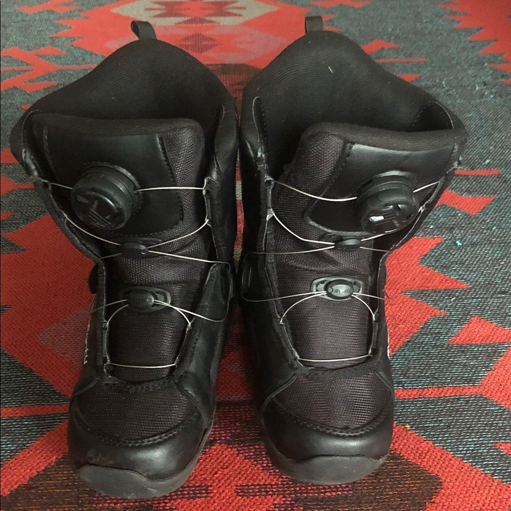 Kids Black Snowboarding Boots